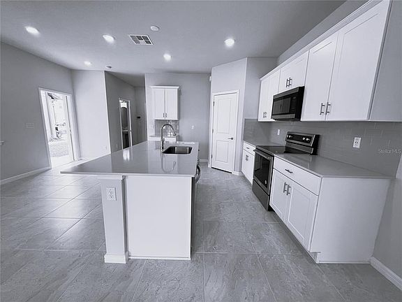 3rd image of 19646 SHADY OAK DRIVE