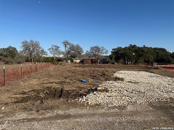 5th image of 107 Serapia Garza LOT 386