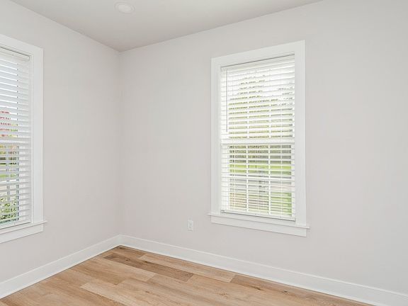 3rd image of 701A Halcyon Ln