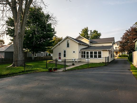 4th image of 307 Steuben St