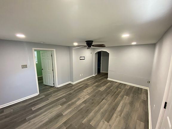 3rd image of 1008 Gum St #B