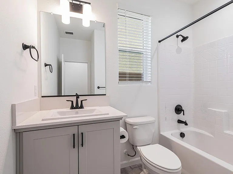697 Philip Way — Photo 27
