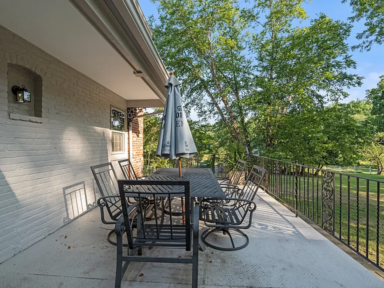 341 Crum Creek Ln — Photo 40
