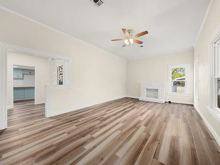 11101 China Spring Rd — Photo 8