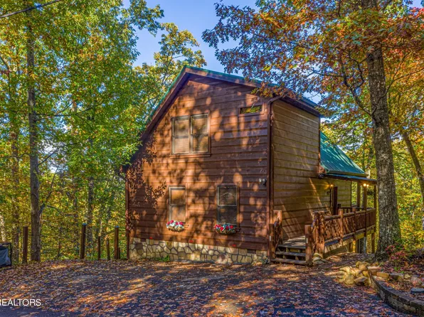 2212 E View Dr, Sevierville, TN 37876