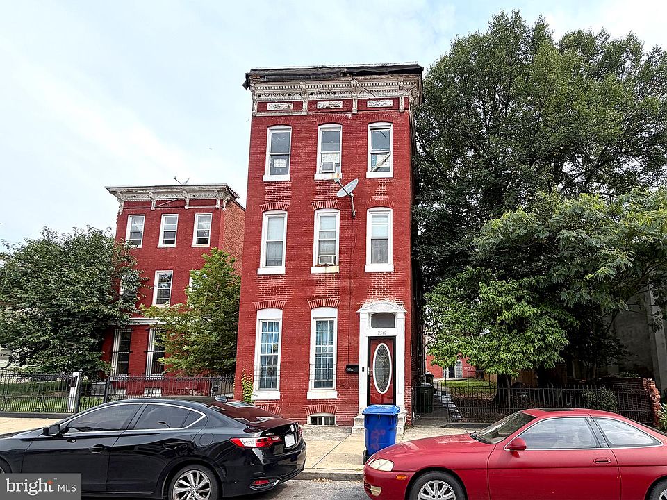 1st image of 2540 W Lombard St Unit C