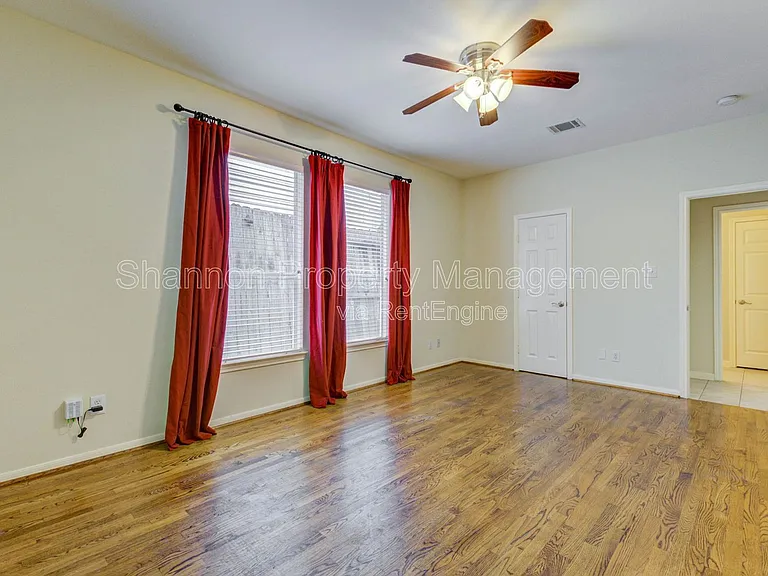 302 Fargo St — Photo 9
