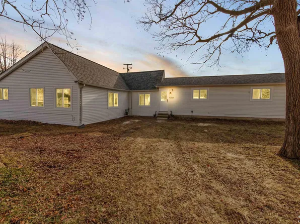 5952 Lakeview St, Newport, MI 48166