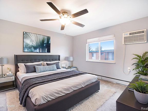 4th image of 1840 Axtell Dr APT 7