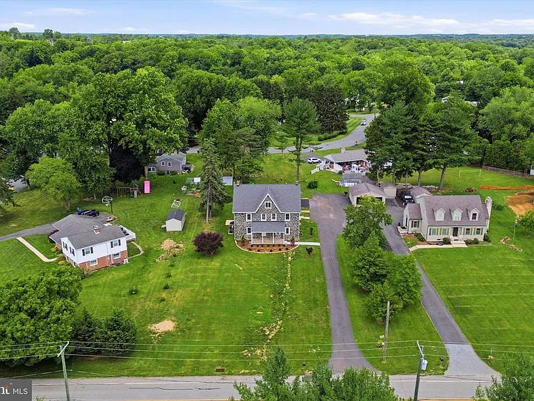 1512 Naamans Creek Rd — Photo 39