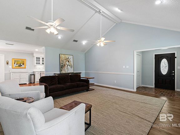 4th image of 112 Belrose Ave