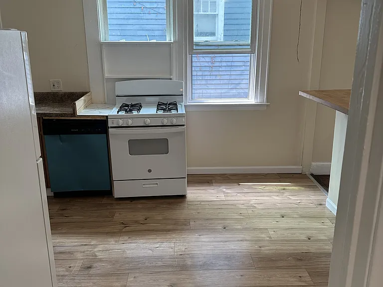 85 Davis St #1 — Photo 5