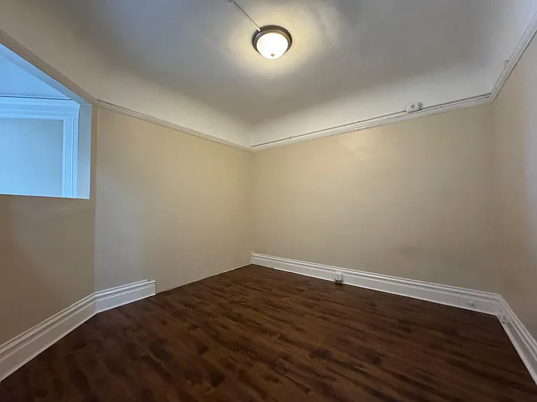 2645 Mission St — Photo 7