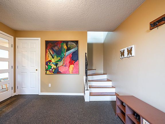 5th image of 21674 Manor Ave