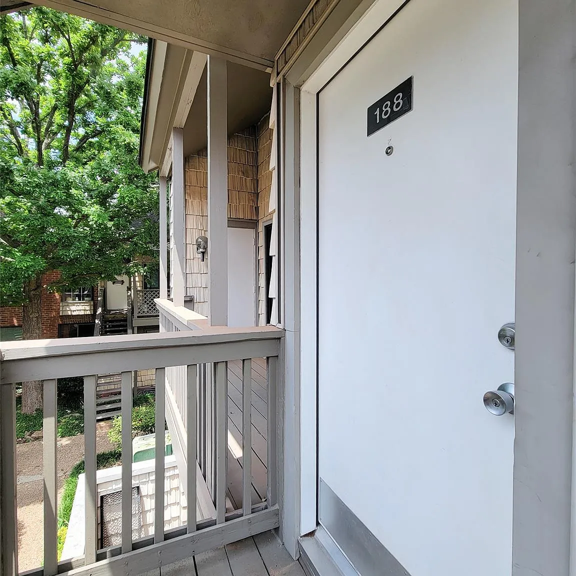 2 bed, 1.5 bath, 1018 sqft, $1,850 — Photo 4