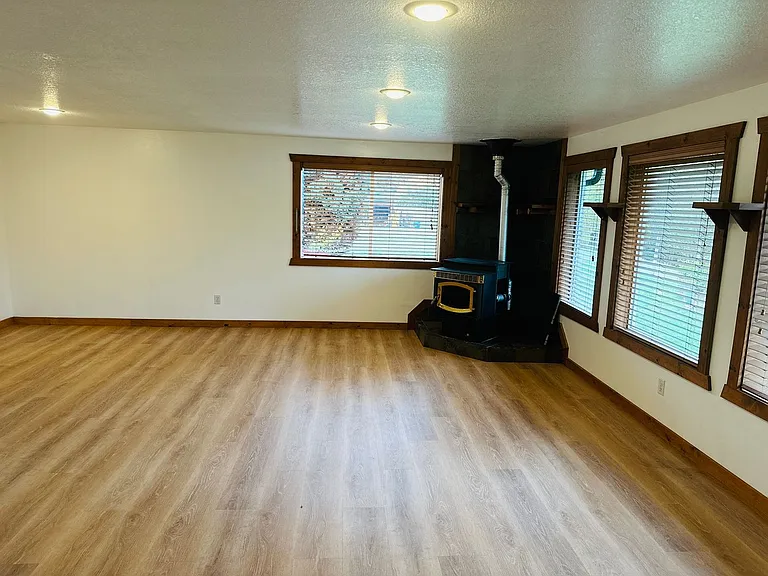 128 Bunting Dr — Photo 7