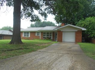 1504 E Central Ave, Ponca City, OK 74604
