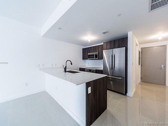 2nd image of 488 NE 18th St Unit 3607