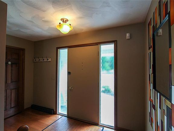 5th image of 34 Capardo Dr