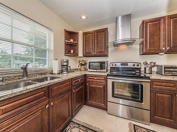 3rd image of 2350 Indigo Dr
