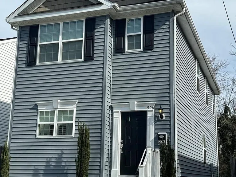 906 White St — Photo 1