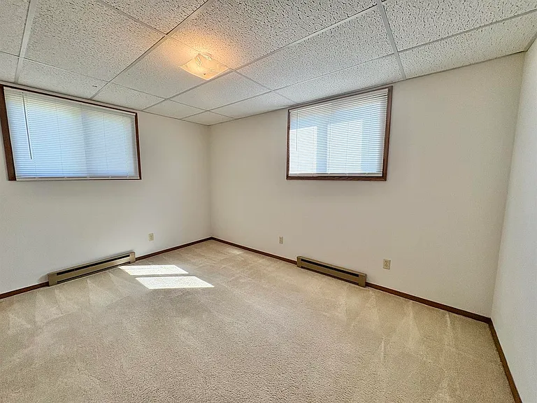230 1st St NW — Photo 9