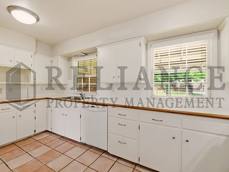 6517 E Elm St — Photo 17