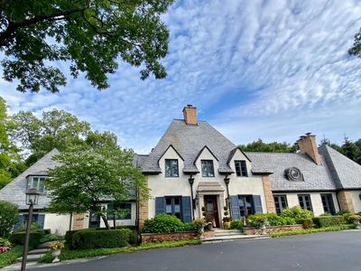 690 S Ridge Rd, Lake Forest, IL, 60045