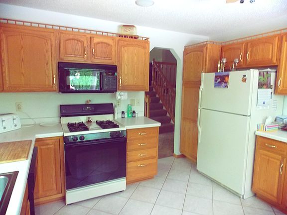 3rd image of 6593 217th Ln NE