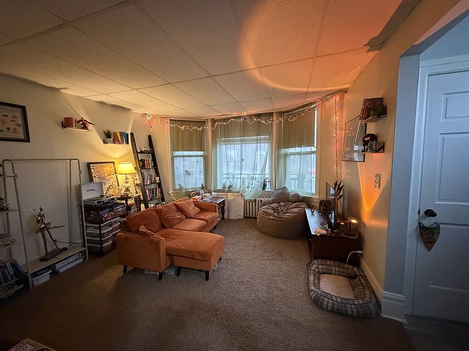 2nd image of 632 E 3rd St #A