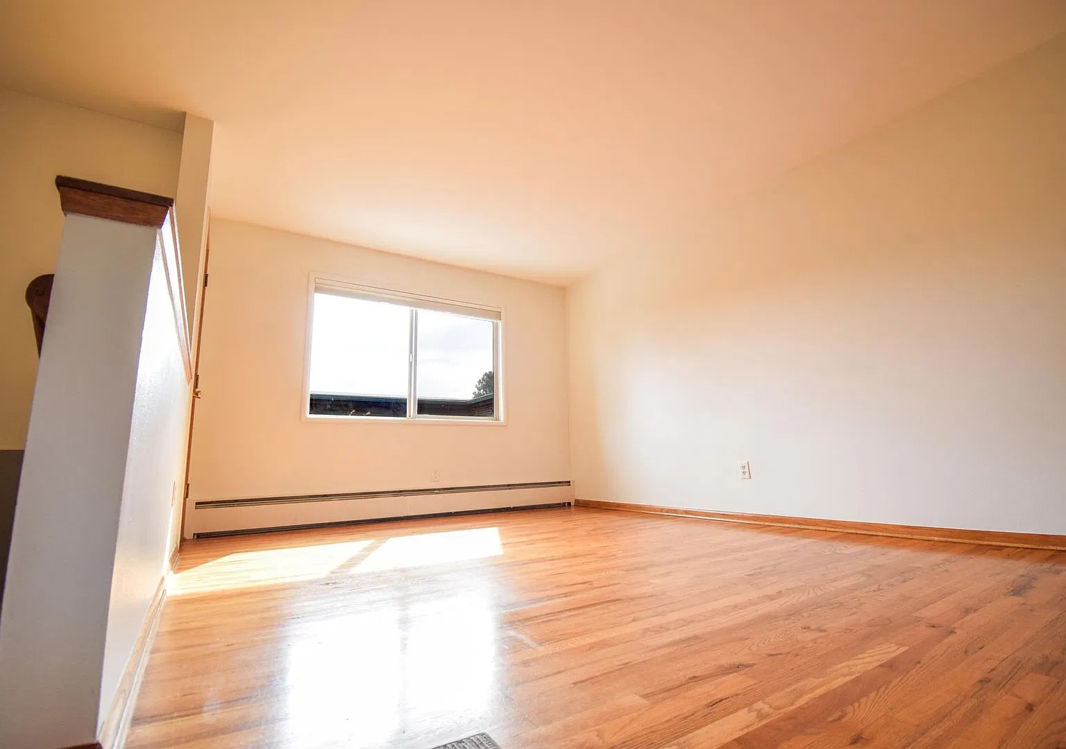 Amazing West Hills Condo! W/S/G Free onsite laundry Near OHSU! Energy Efficient A/C and heat! — Photo 2