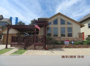 154 W Lake Dr, Medicine Park, OK 73557