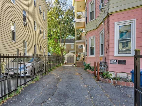 3rd image of 508-510 Hampshire St