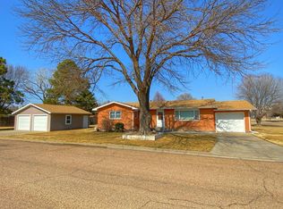 4 Diaden Dr, Sublette, KS 67877