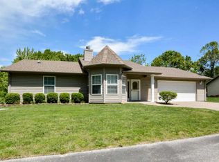 250 Starrville Ln, Branson West, MO 65737