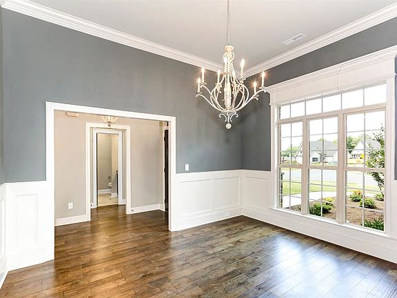 4th image of 2137 Noel Dr
