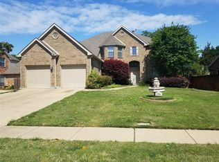 2456 Lakewood Dr, Grand Prairie, TX 75054