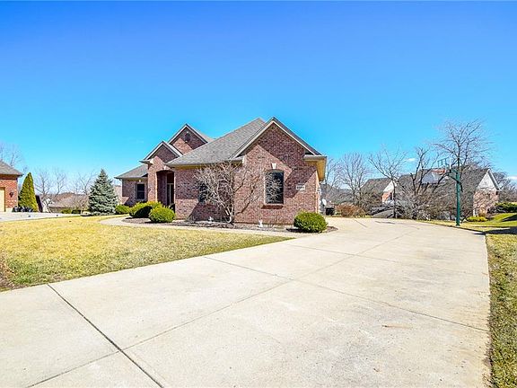 4th image of 2592 Patrick Henry Dr