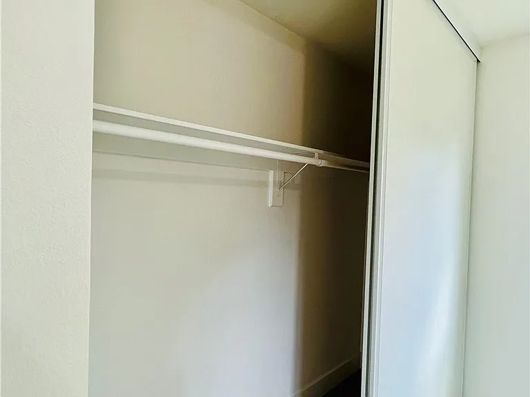 425 Grand Ave — Photo 23