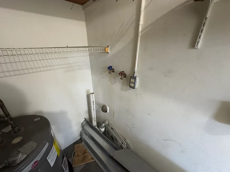 3088 Englewood Dr #A — Photo 10