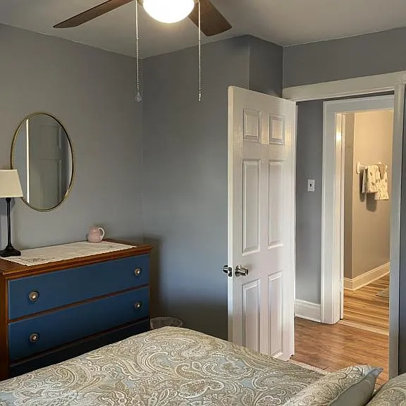 607 1/2 E Sheldon Ave — Photo 11