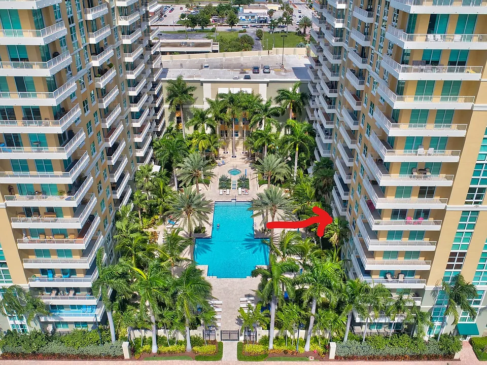 700 E Boynton Beach Blvd #203