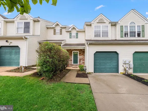 952 Glackens Ln, Wilmington, DE 19808
