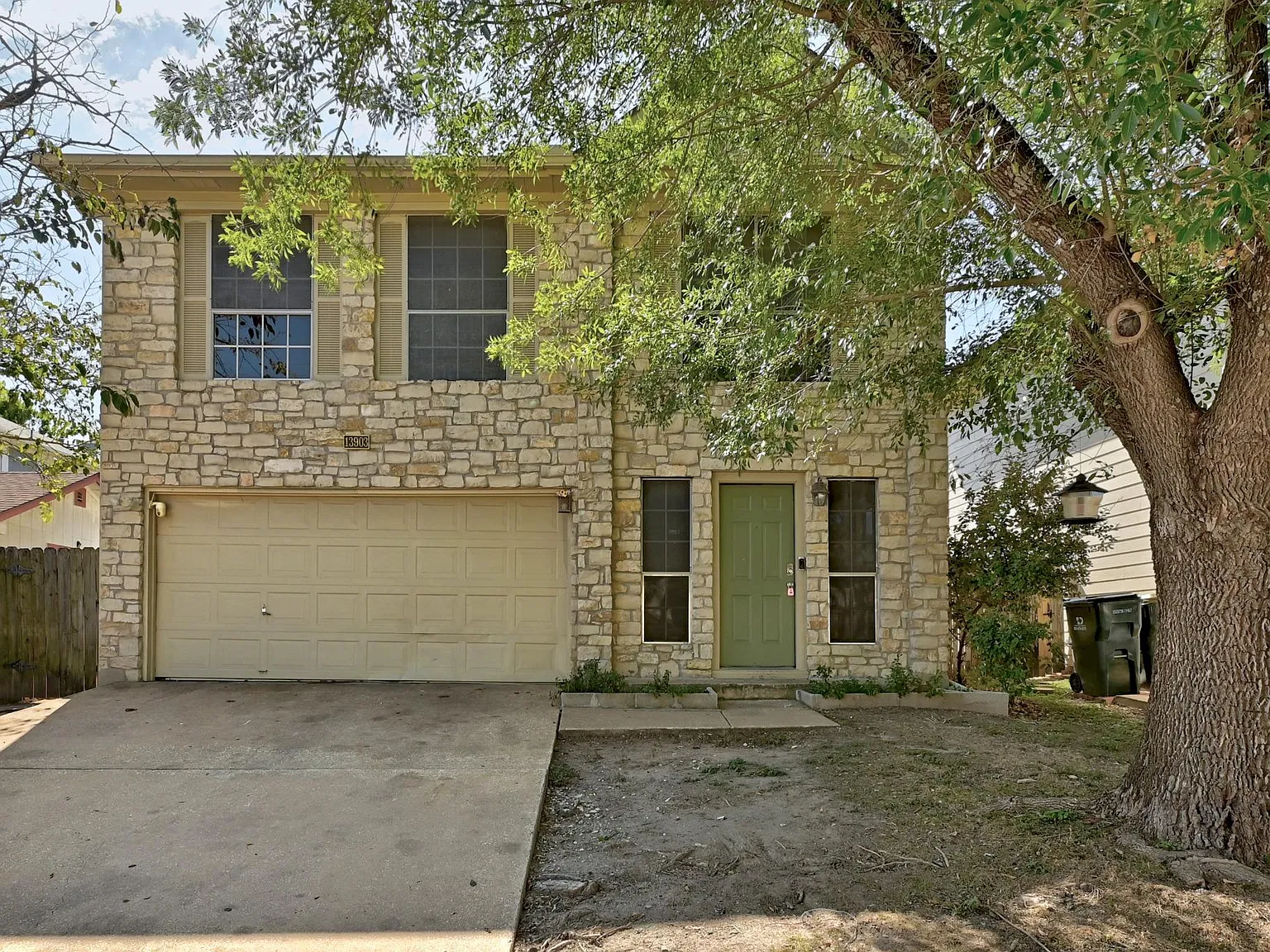 4 bed, 2.5 bath, 1871 sqft, $1,925 — Photo 3