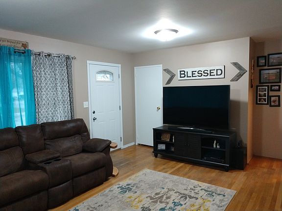 Living Room (front door)