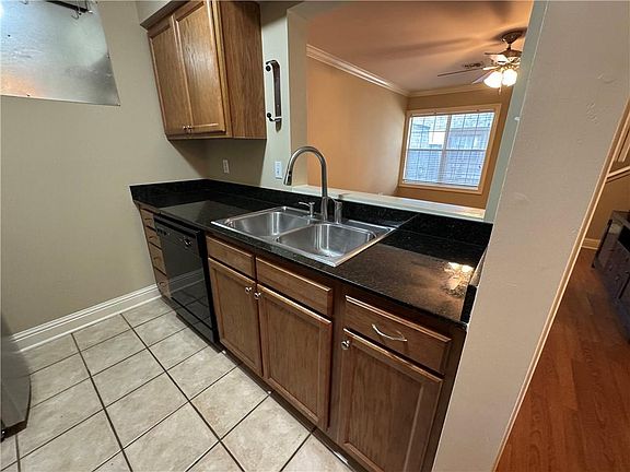 4th image of 2601 Metairie Lawn Dr #219