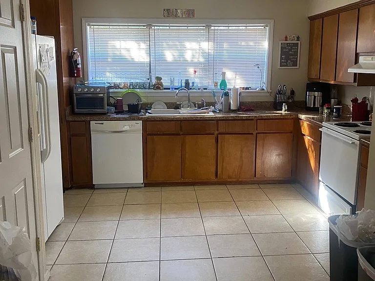 443 E Lee Blvd #6 — Photo 3
