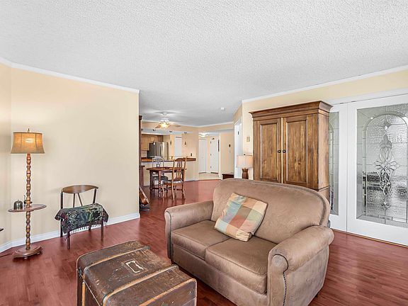 3rd image of 69 Jamieson Ct #1603