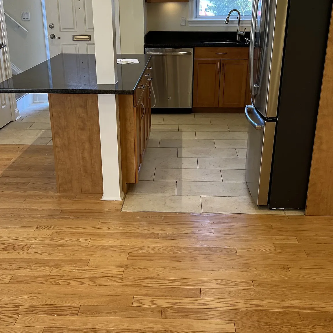 2 bed, 1.0 bath, 984 sqft, $3,820 — Photo 2