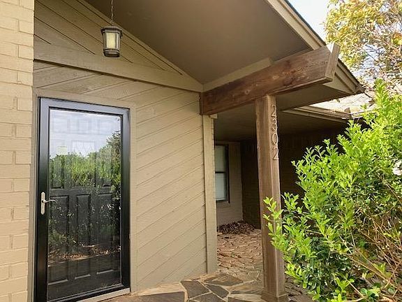 2nd image of 2302 Bell Ave